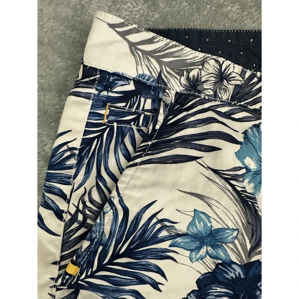 Denim & Flower Shorts Mens 38 Floral Hawaiian Print Casual Summer